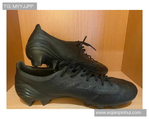 球星专属定制足球鞋全解析:经典款与创新设计的完美融合 球星专属定制足球鞋全解析:经典款与创新设计的完美融合