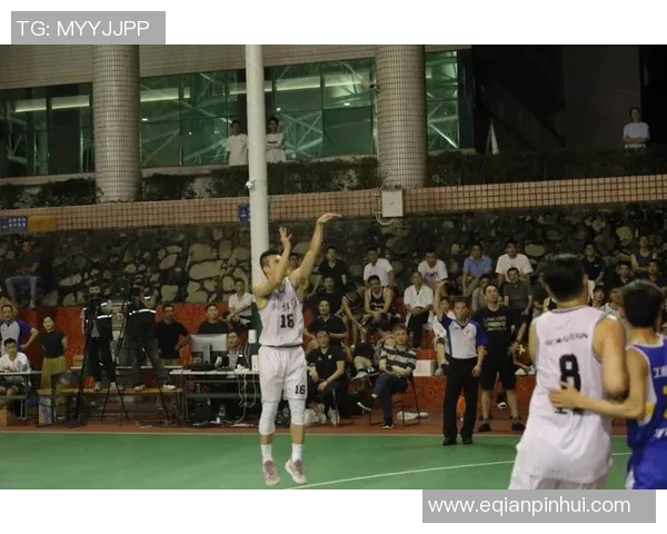 龙兴足球场激战正酣 球星阵容展现巅峰对决精彩纷呈 龙兴足球场激战正酣 球星阵容展现巅峰对决精彩纷呈