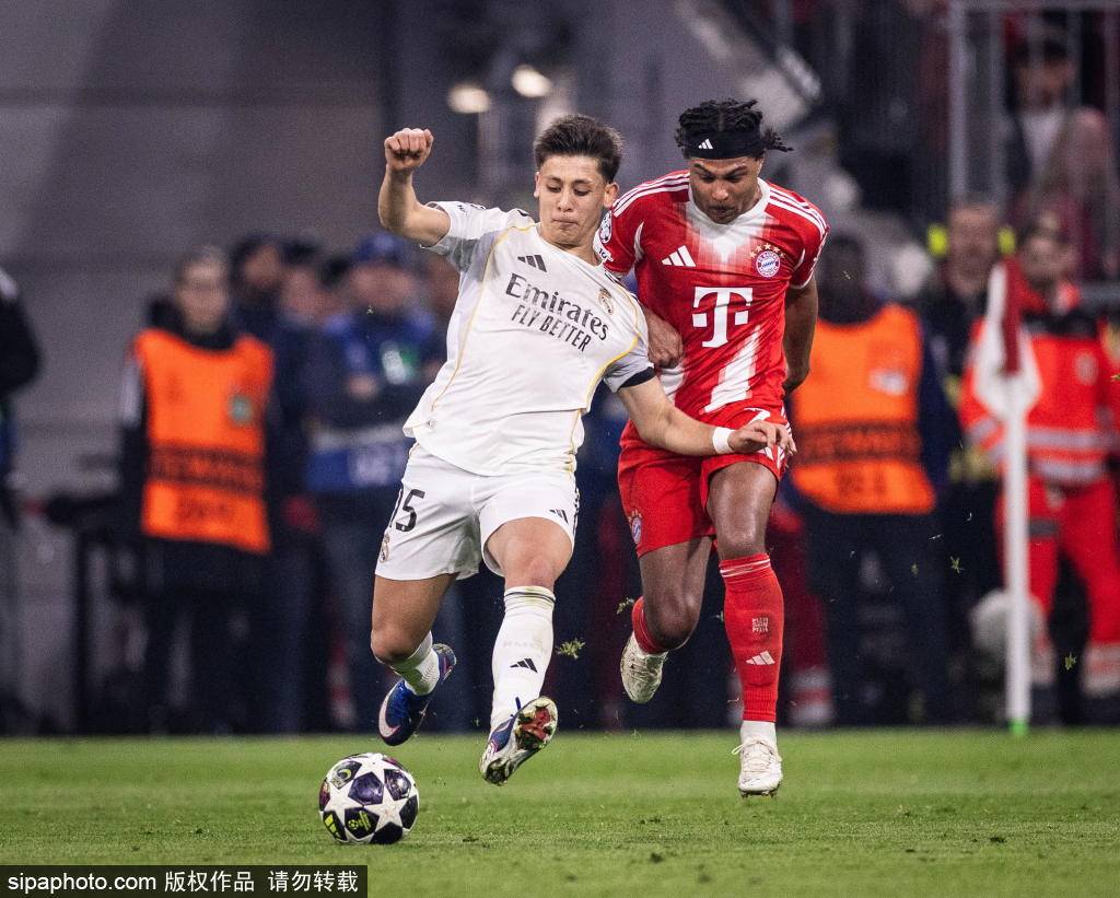 女足欧冠半决赛焦点战：巴塞罗那女足客场挑战拜仁慕尼黑女足，巅峰对决一触即发！